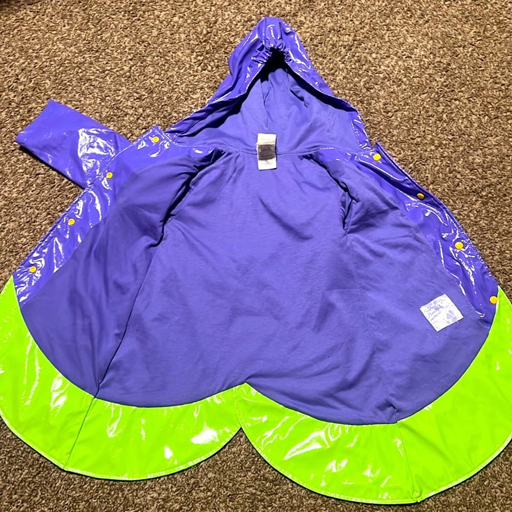 Little girl’s aerial Disney wearing jack